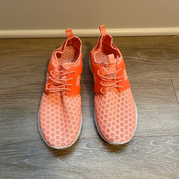 Hey Dude Shoes Hey Dude Tennis Shoes Poshmark